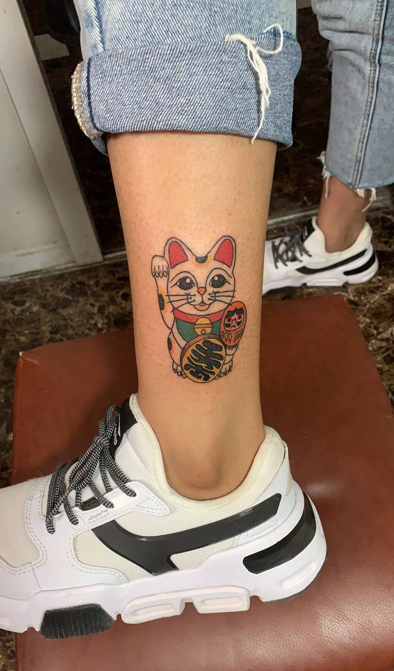 美女自带图纹身图片_脚部纹身图案