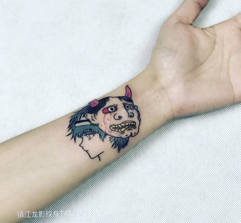 李宇春的般若面具纹身图片