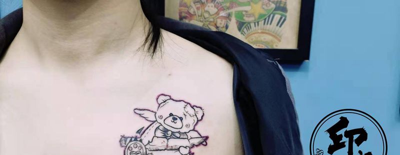 小熊纹身图片_胸部纹身图案