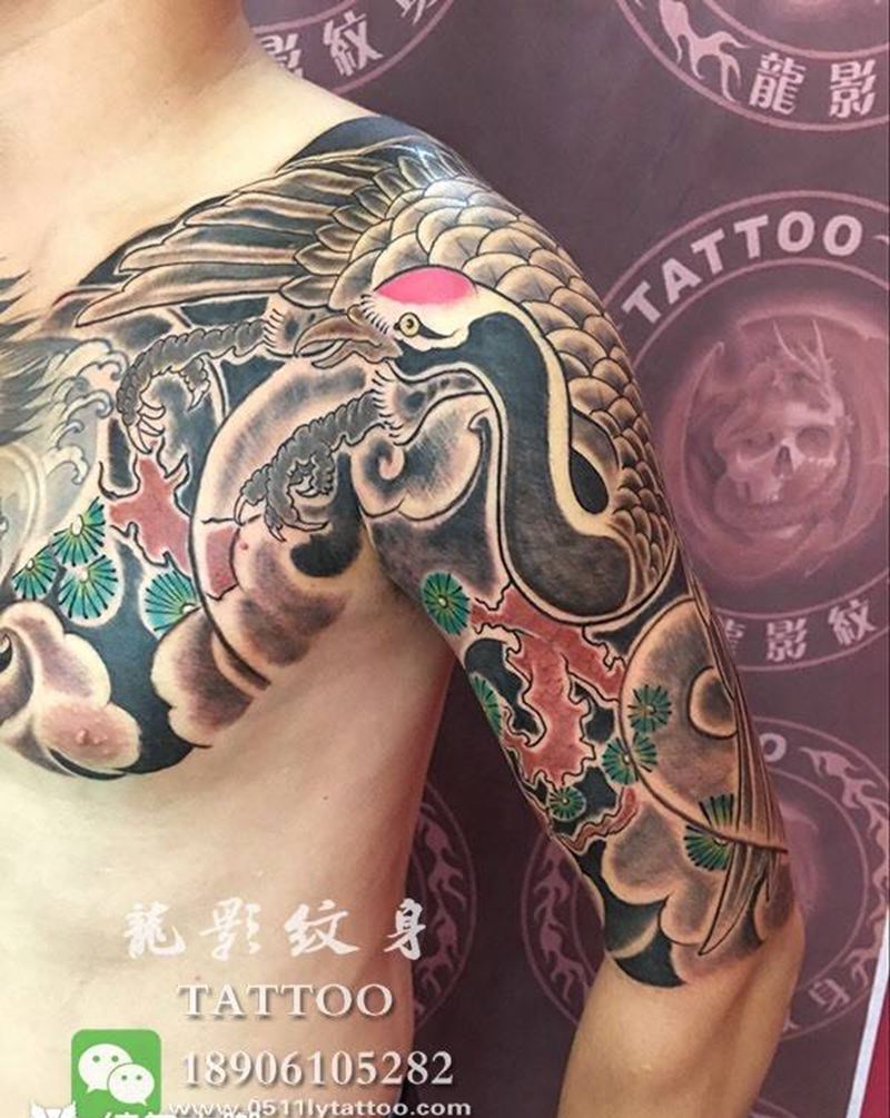 大鸟半甲纹身图片