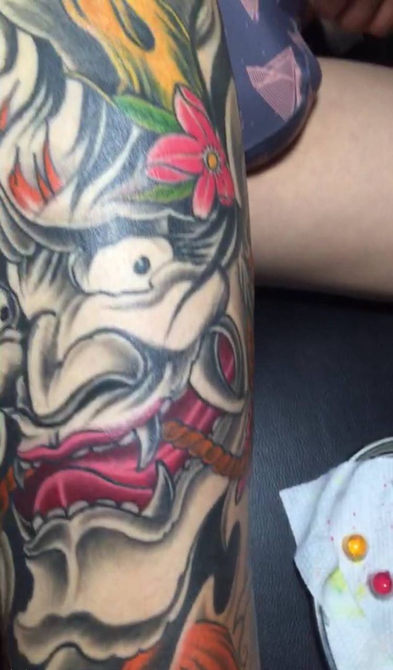 大腿般若未完纹身图片