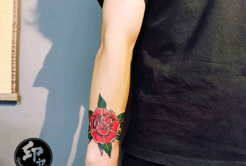 oldschool 花纹身图片_手臂Old School纹身图案