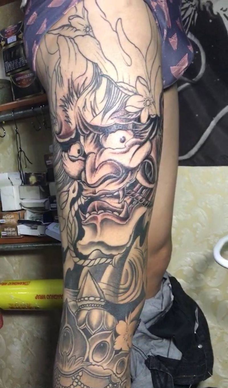 般若花腿未完纹身图片