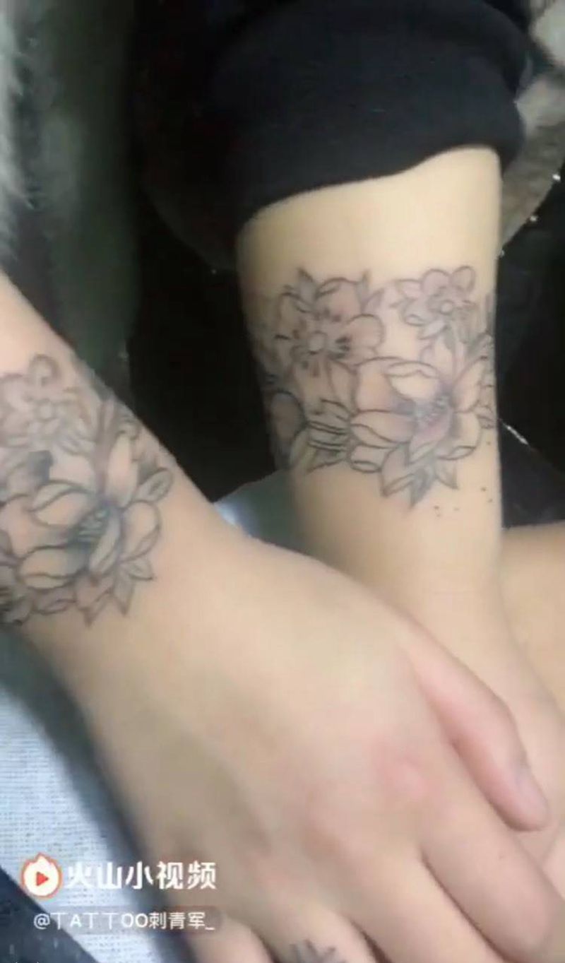 姊妹仨纹身图片