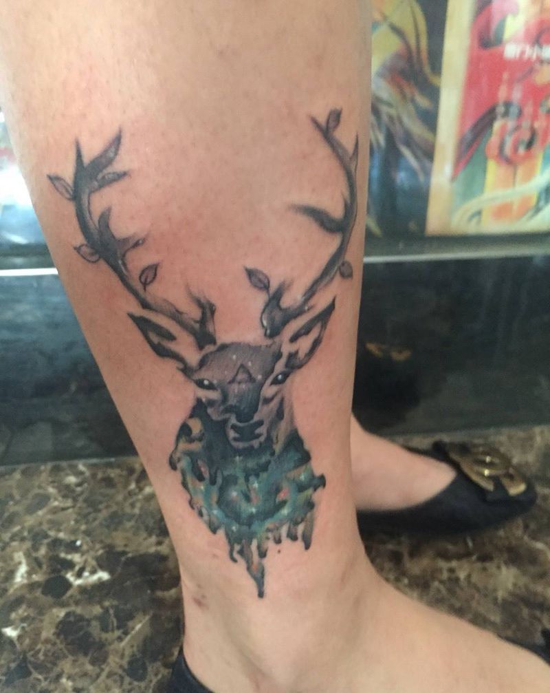 麋鹿遮盖骷髅！纹身图片