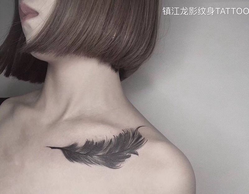 盖个字母纹身图片