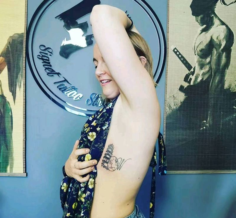 宝塔镇河妖？纹身图片_腰部纹身图案