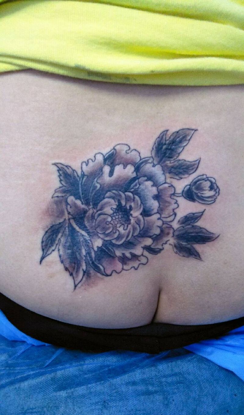 手术疤痕遮盖纹身图片