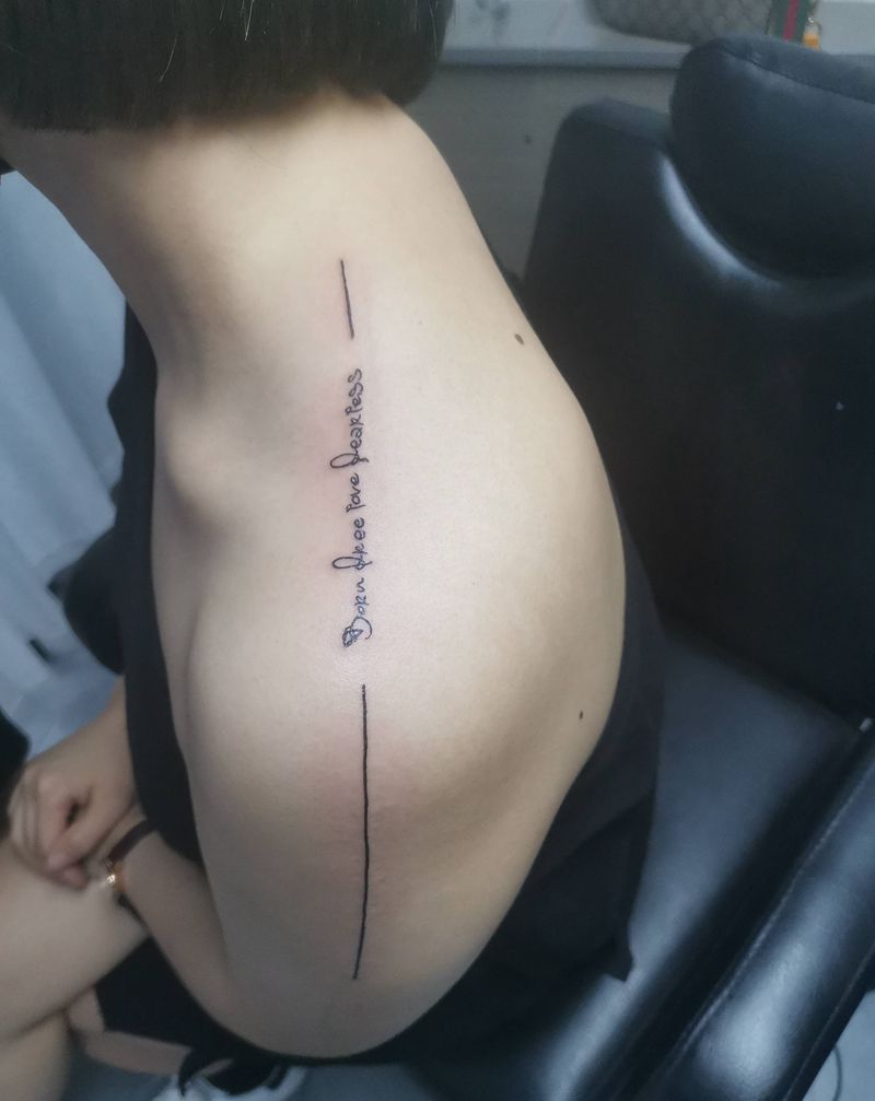 直线纹身图片_肩部几何纹身图案