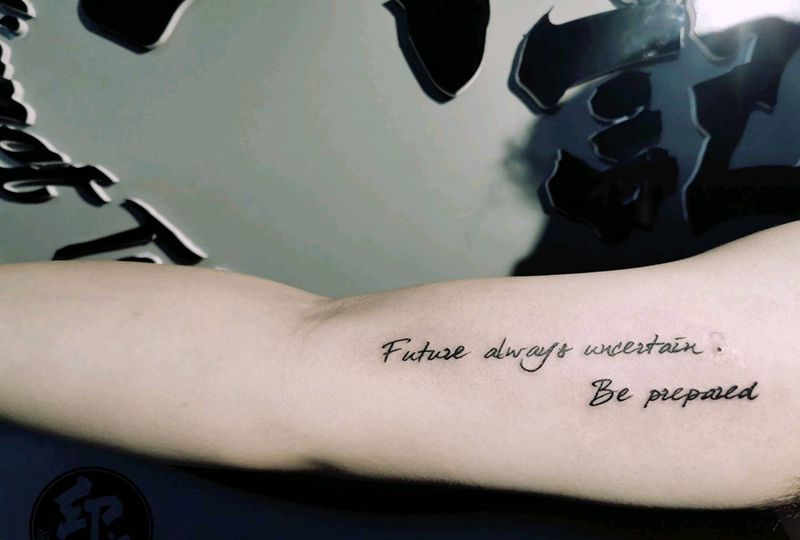 未来总是不确定 • 做好准备纹身图片_手臂纹身图案