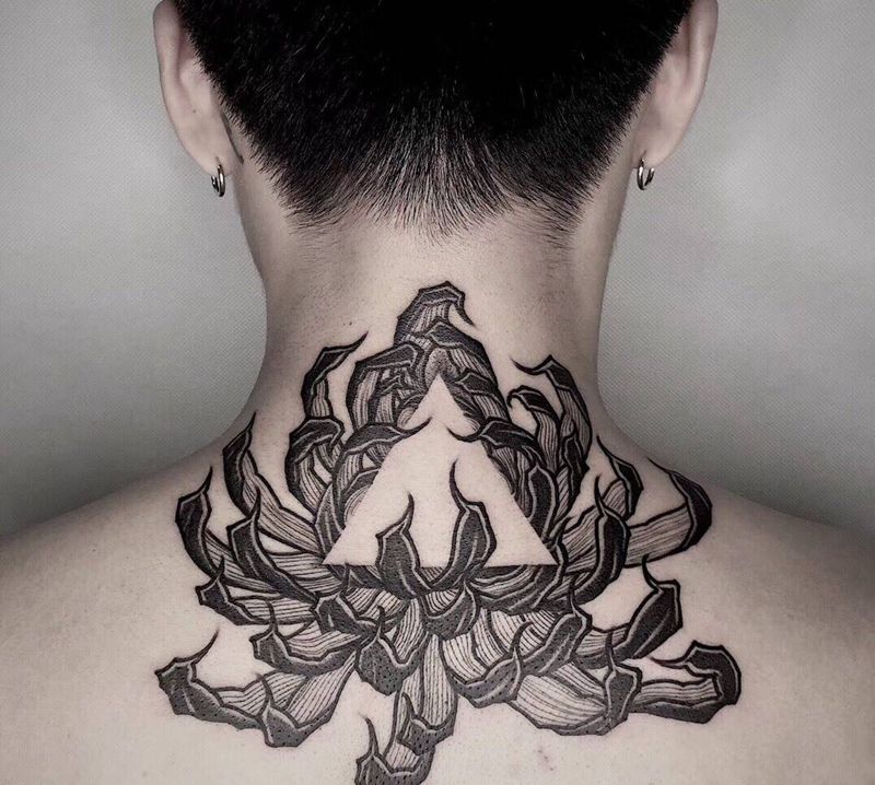 花中偏爱菊 开尽更无花纹身图片