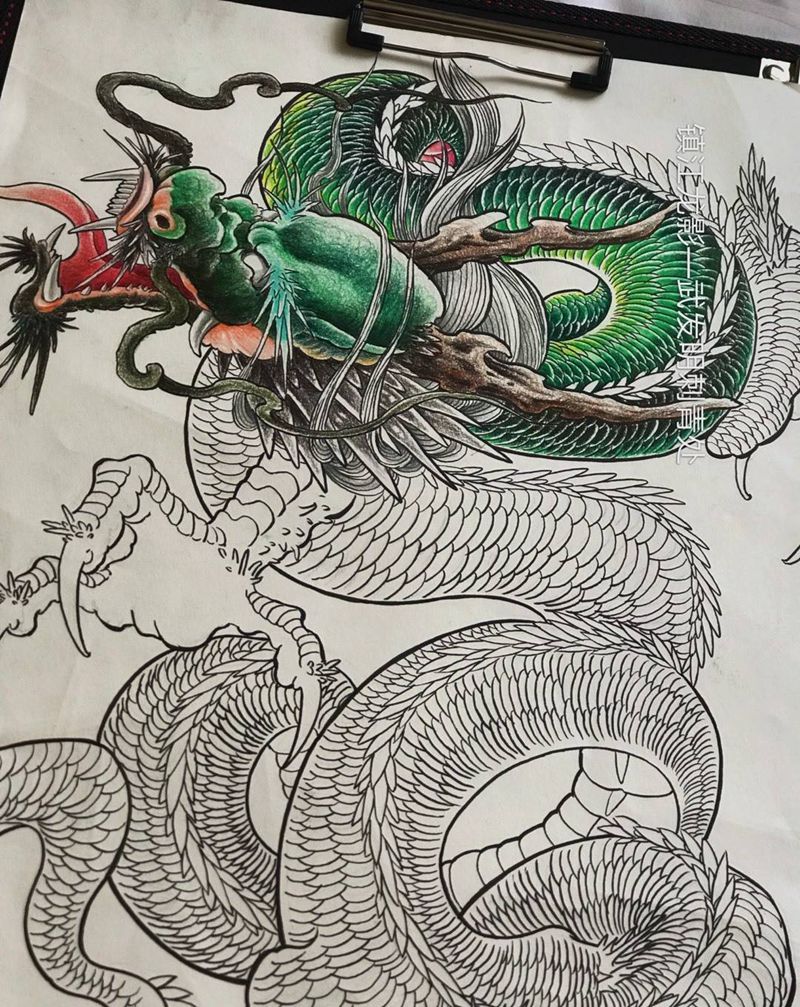 上海的帅哥，您的定金收到，大龙给您设计起稿纹身图片