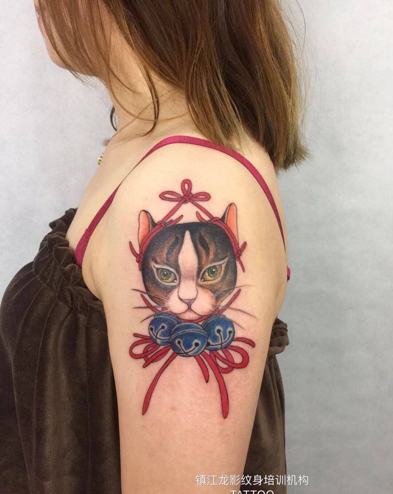 纹身上瘾的美女纹身图片