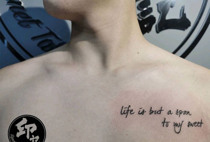 字母纹身图片_胸部纹身图案