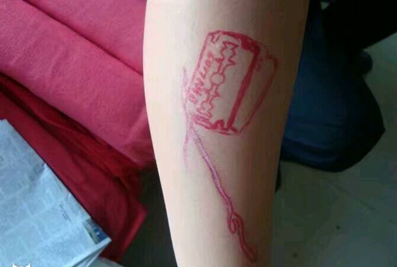 疤痕修改纹身图片