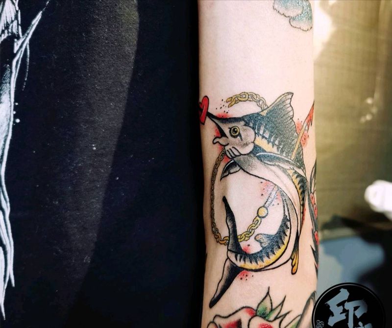 剑鱼纹身图片_手臂Old School纹身图案