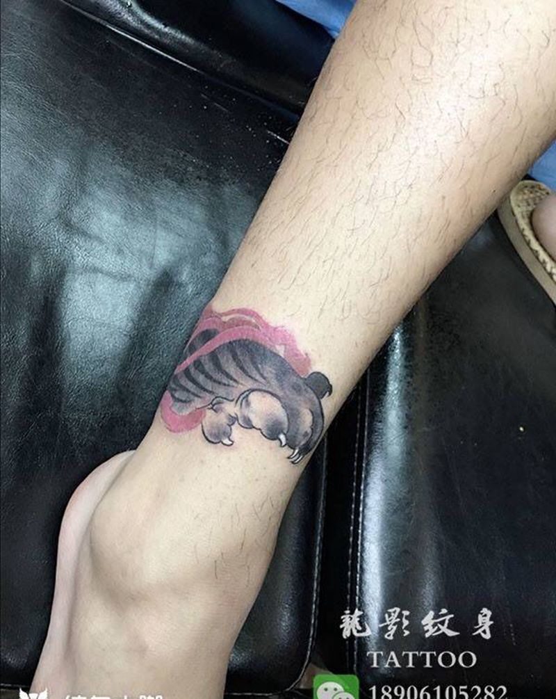 虎爪纹身图片