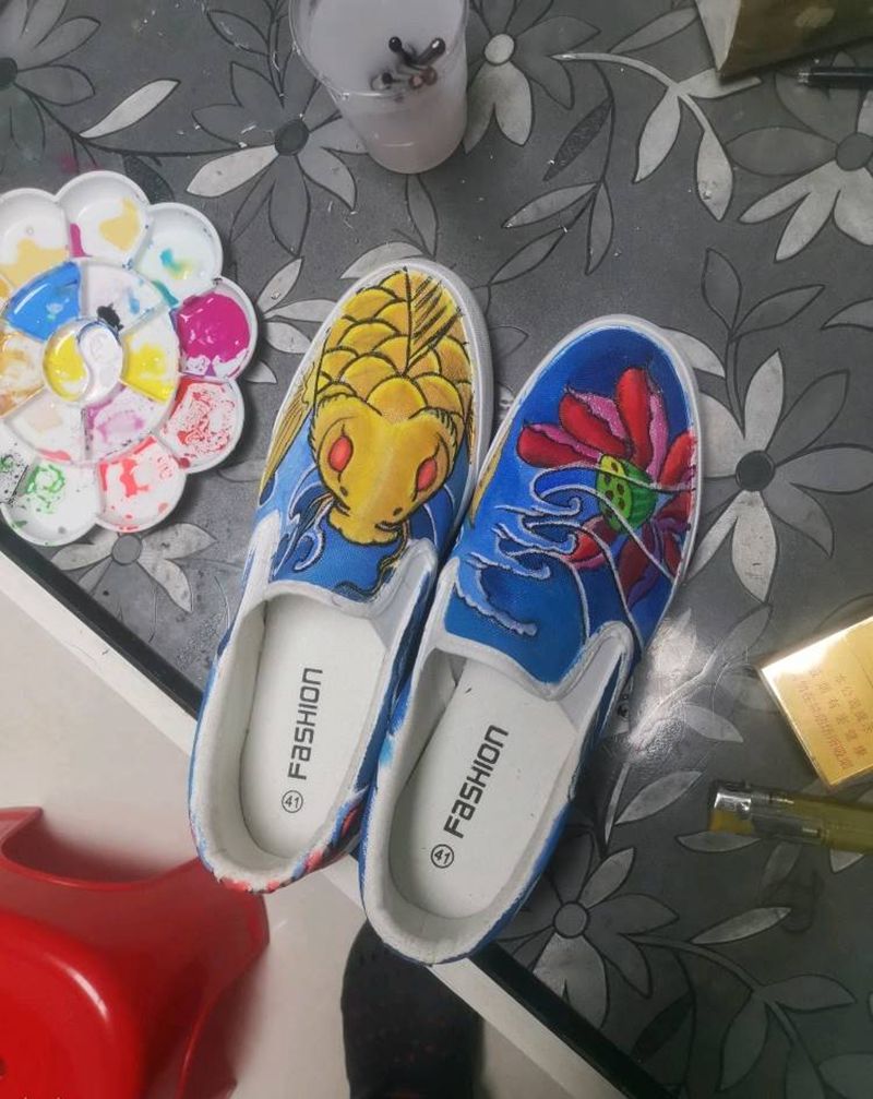 鞋子画纹身图片_脚部老传统纹身图案