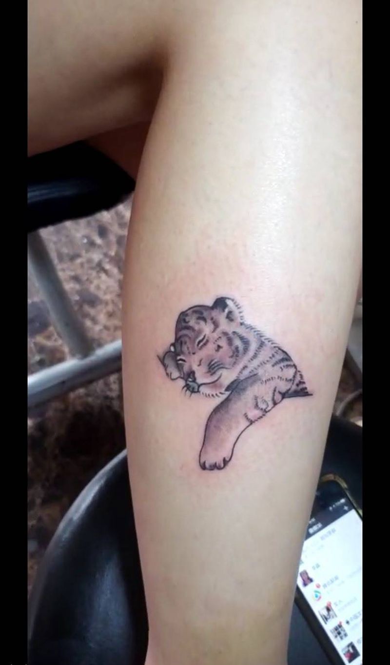 小老虎纹身图片