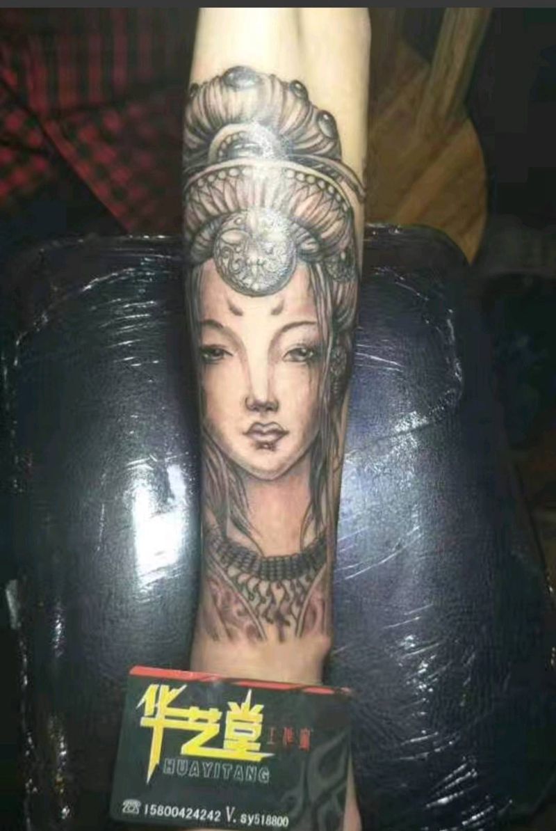 简单的小美女纹身图片