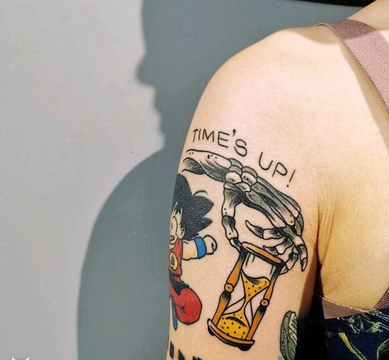 沙漏纹身图片_手臂纹身图案