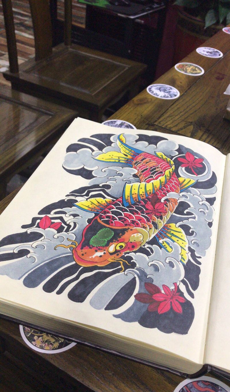 刺人结束，画个半甲玩玩[偷笑]纹身图片