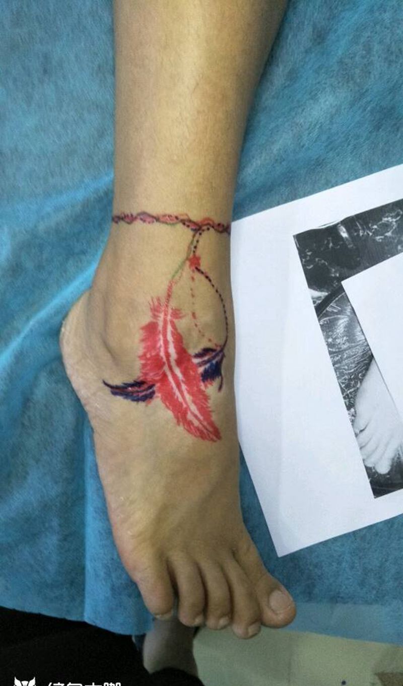 两支羽毛纹身图片