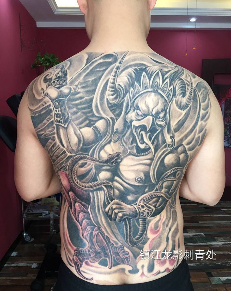 大鸟满背纹身图片