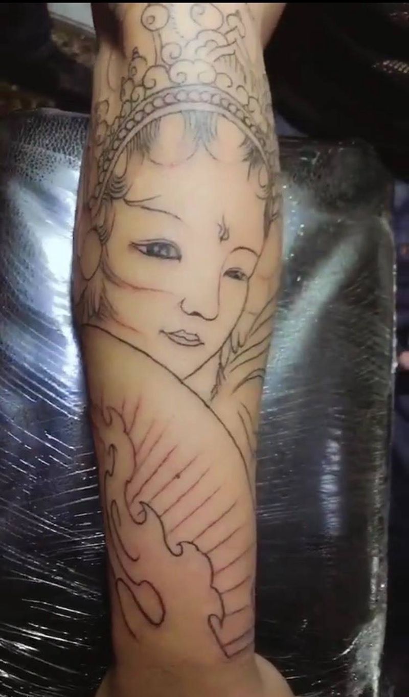 小臂艺妓初步勾线纹身图片