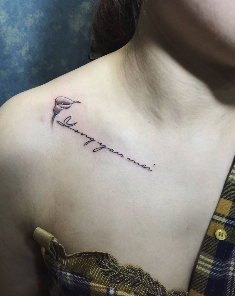 锁骨字母纹身图片