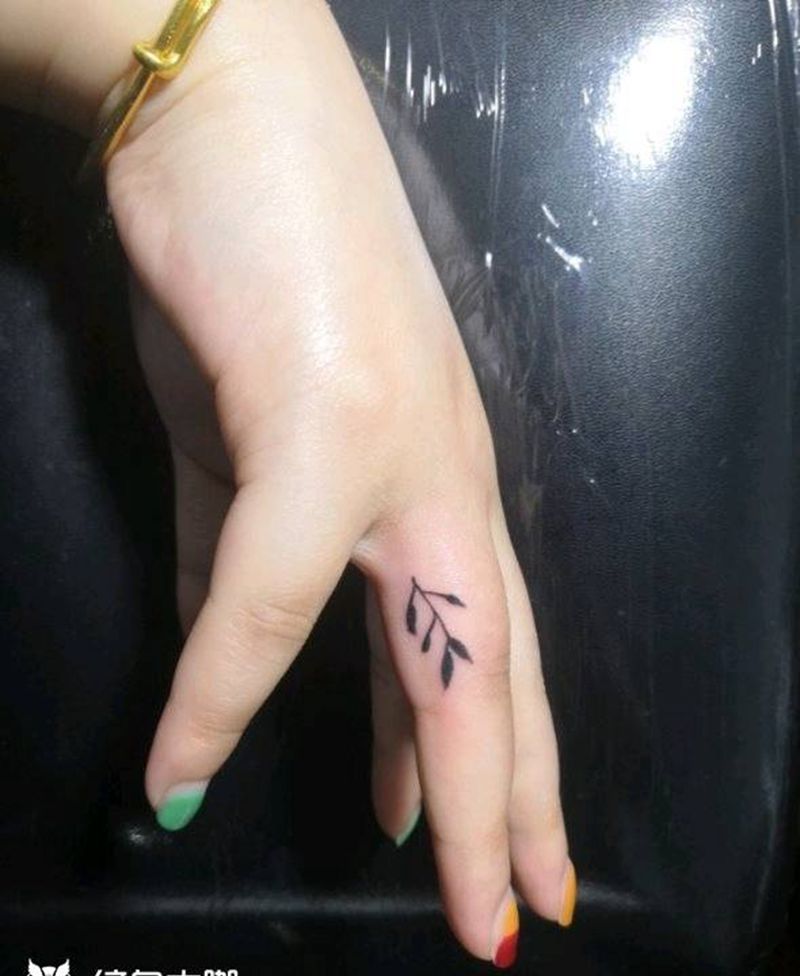 文纹身图片_手部花体字纹身图案