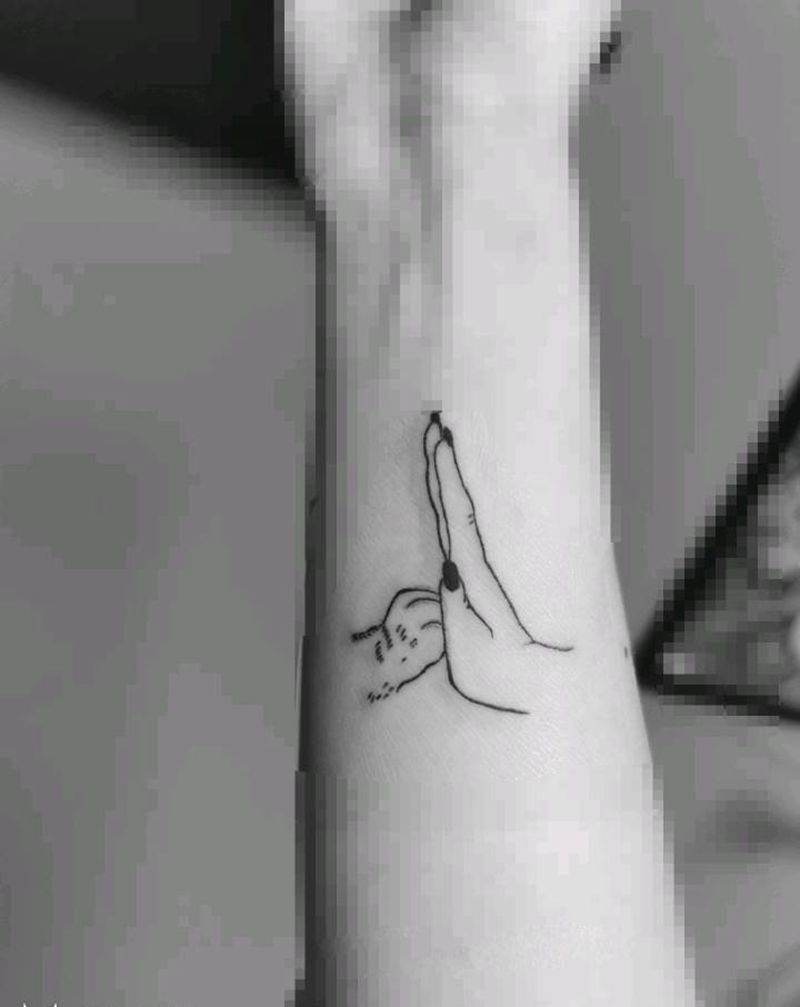 击掌纹身图片_手部纹身图案