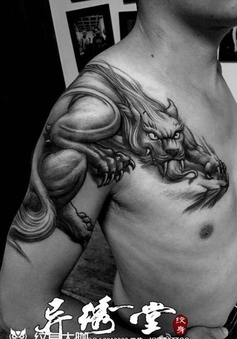 狼纹身图片_成品原创动物欧美胸部肩部纹身图案