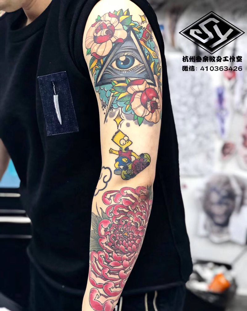 辛普森 加小图纹身图片_手臂纹身图案