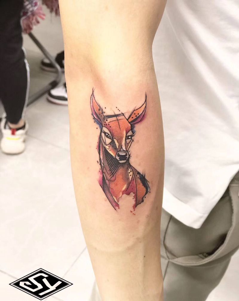 小鹿纹身图片_手臂纹身图案