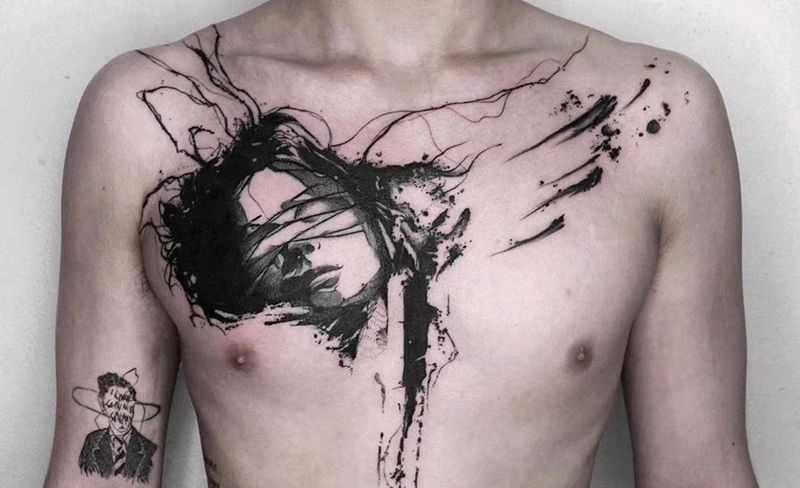 泼墨纹身图片_胸部手臂水墨纹身图案