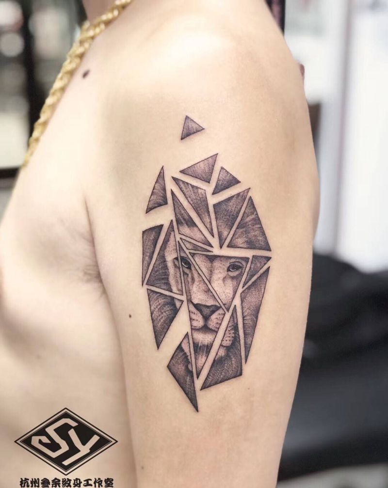 狮子纹身图片_手臂纹身图案