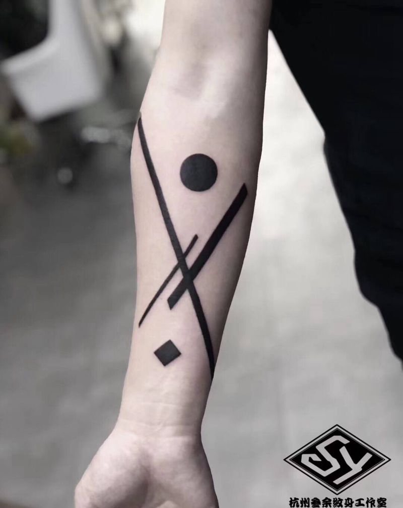 几何线条纹身图片_手臂纹身图案