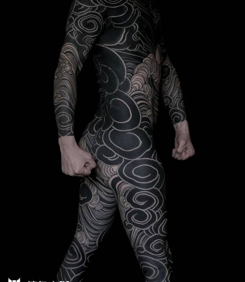 板雾纹身图片_手臂背部新传统纹身图案