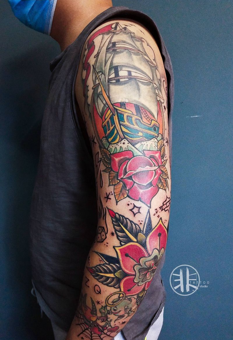 欧美花臂拼接纹身图片_手臂New SchoolOld School欧美花臂纹身图案