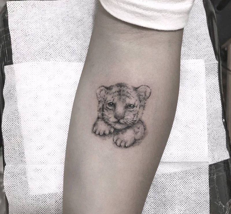 萌哒哒纹身图片_手部点刺小清新纹身图案