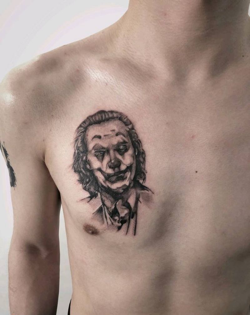 小丑纹身图片_胸部欧美写实纹身图案