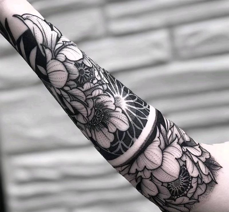 素花纹身图片_手臂点刺纹身图案