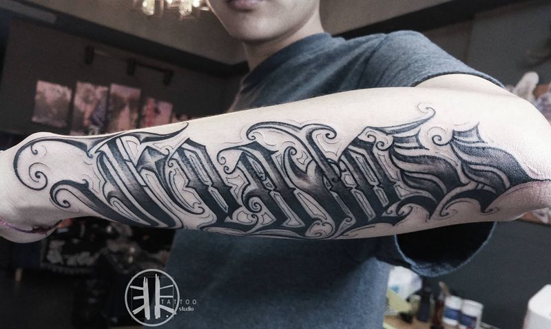 奇卡诺花体纹身图片_手臂花体字奇卡诺花体纹身图案