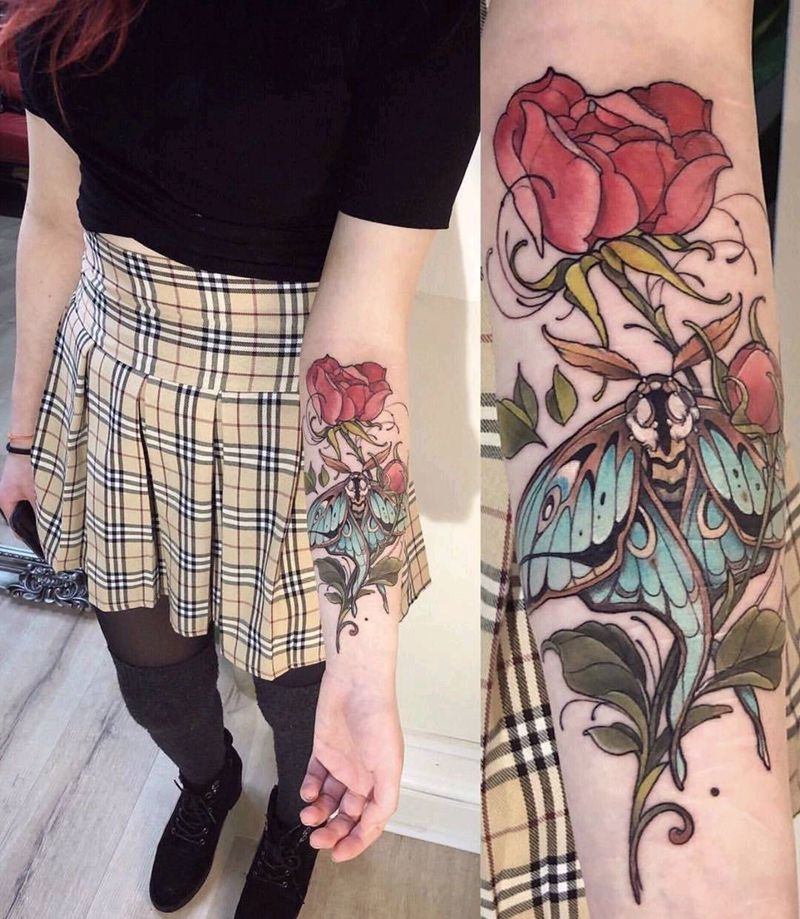 昆虫与花纹身图片_手部水彩纹身图案