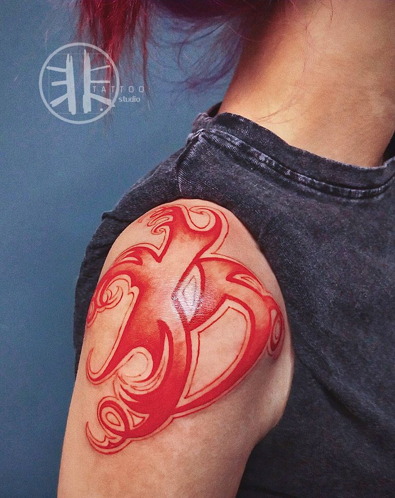 中文硬花纹身图片_肩部花体字纹身图案