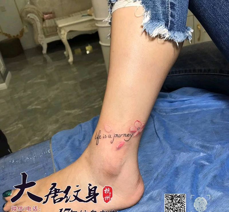 小清新纹身图片_脚部水彩纹身图案