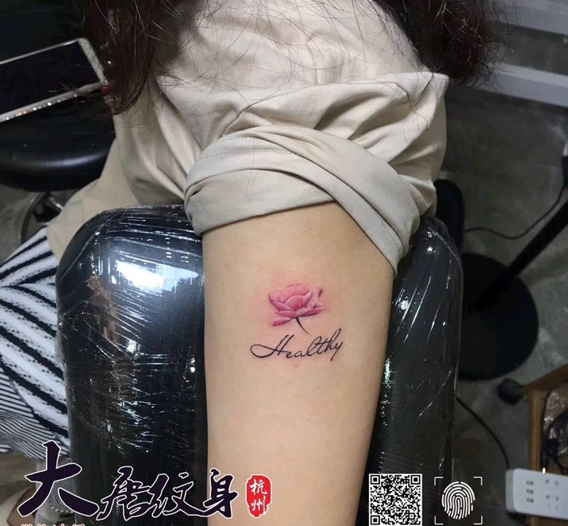 小清新纹身图片_手部水彩小清新纹身图案