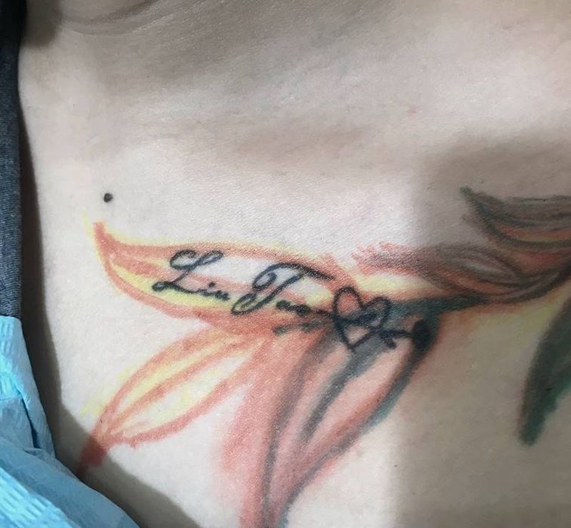 遮盖纹身图片_胸部水彩纹身图案