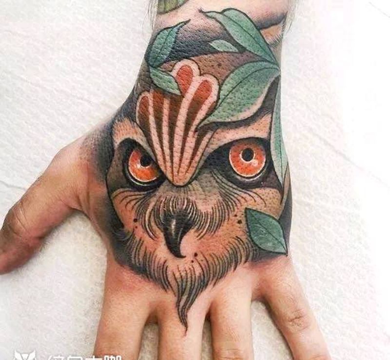 猫头鹰纹身图片_手部New School纹身图案